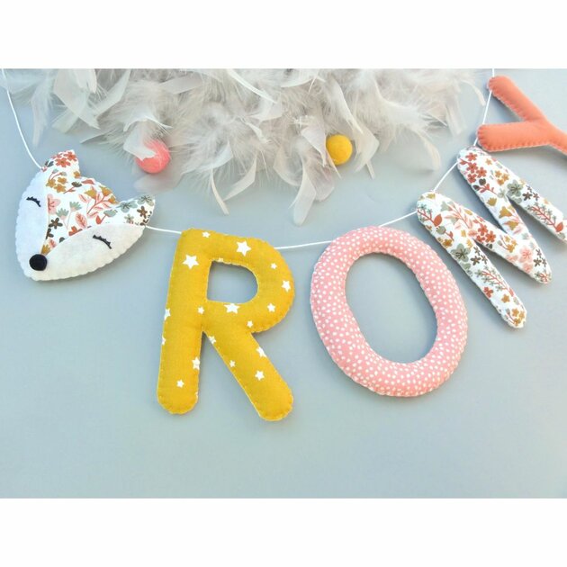 Décoration bohème en guirlande prénom personnalisée pour chambre de bébé fille