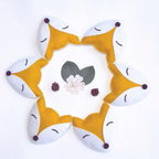Motif renard en feutrine grise et jaune moutarde avec fleurs, pour personnaliser la guirlande prénom en tissu