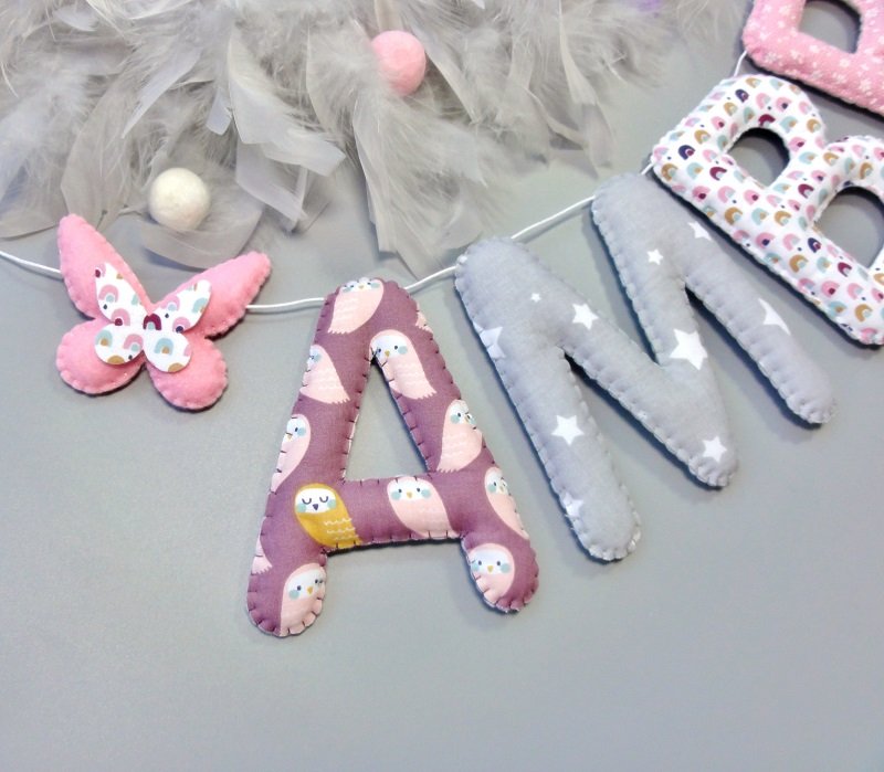 Guirlande de lettres en tissu, décoration personnalisée à papillons pour chambre d'enfant fille