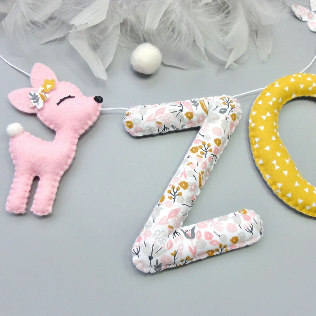 Guirlande prénom en tissu Liberty rose et jaune moutarde à personnaliser pour chambre bébé fille