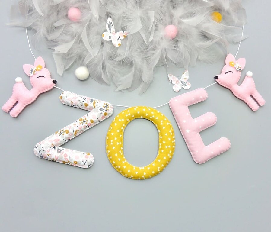 Prénom personnalisé en lettres tissu Liberty rose avec biches pour chambre bébé fille